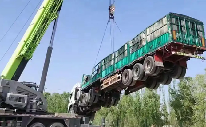 太子河区道路脱困救援案例